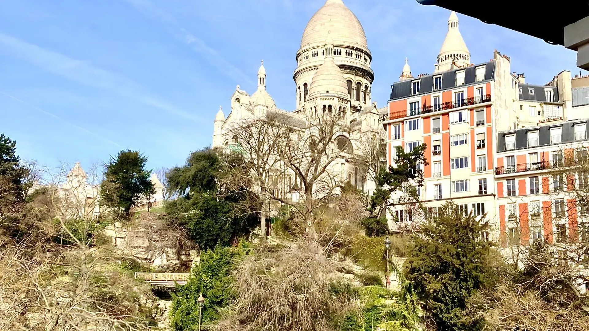 Amazing Sacre-Coeur Views In Montmartre Apartment Paris France