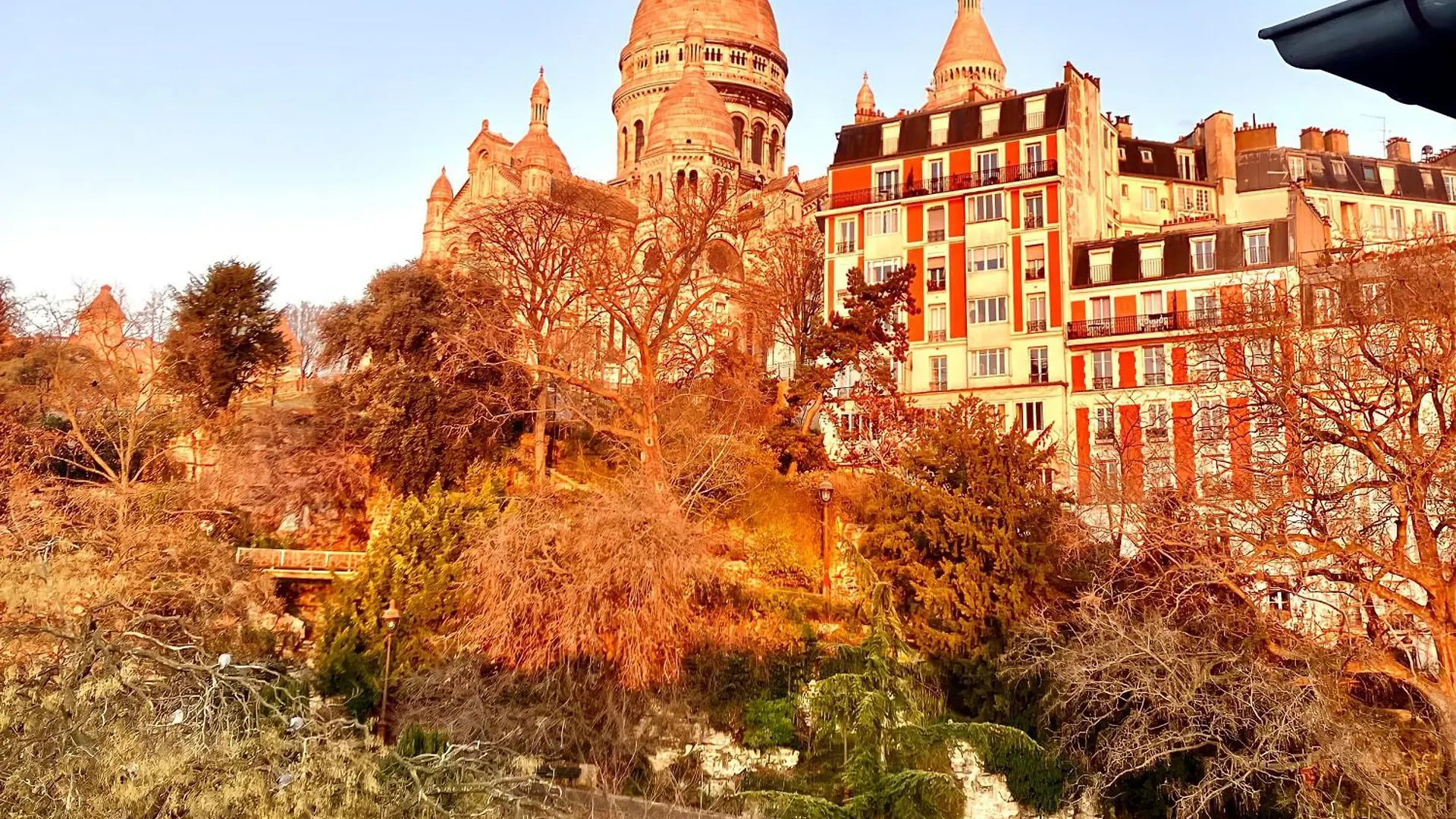 Amazing Sacre-Coeur Views In Montmartre Apartment Paris 0*,  France